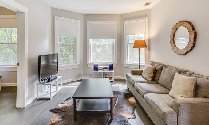 Irving Park Apartment | Family Friendly - Wonderful Neighborhood - Perfect Layout for all Groups - Even Pets Welcome! by RedAwning