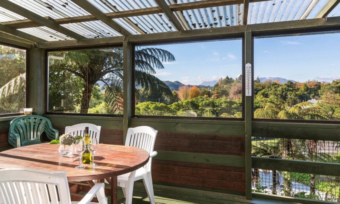 Lake Tarawera Cottage | Family Fun at The Lake - Lake Tarawera Home