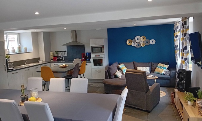 Besneville House | Family gîte for 14 people
