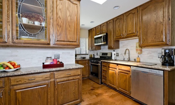 Camarillo House | Family Getaway Central To LA, Santa Barbara, & Essential California Beaches!
