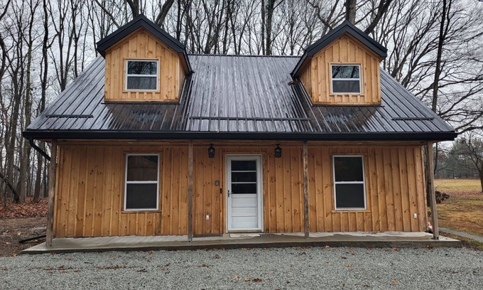 Rockwood Cabin | Family/Group, Pet Friendly Lodge. 2 Private acres @ 7 Springs offsite!
