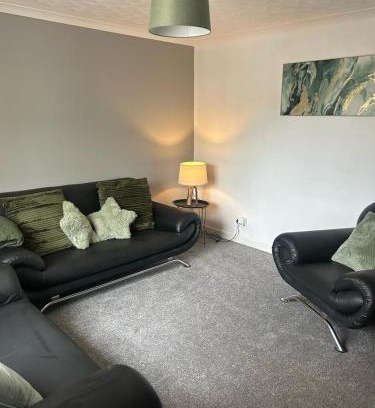 Clydach House | Family & Group Stay – 3 Bedroom Swansea Home