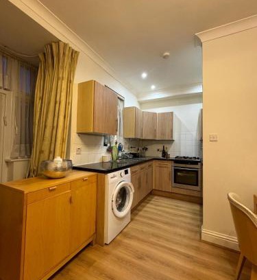 Golders Green Apartment | Family holiday home