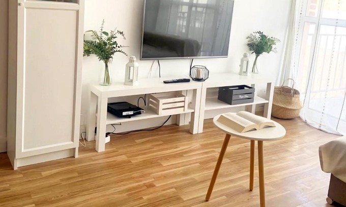 Ciudad Jardin Apartment | Family Home