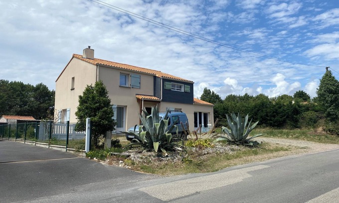 La Bernerie-en-Retz House | Family home with large garden on the Jade coast