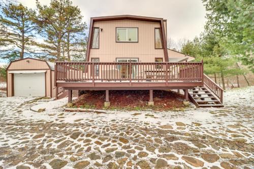 Long Pond House | Family Home in Long Pond with Fire Pit and Lake Access
