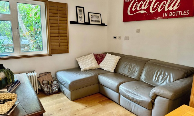 Richmond-upon-Thames House | Family home near Ham House and the River Thames