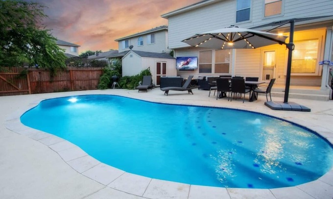 San Antonio House | Family Home ~Pool ~SeaWorld Nat'l Shooting Complex