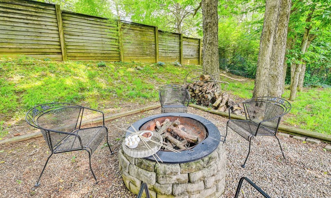 Lexington House | Family Home w/Ping-Pong & Fire Pit in Lexington