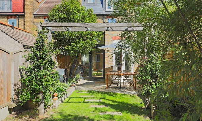 Whitton House | Family Home - Whitton Green Oasis | Pass The Keys