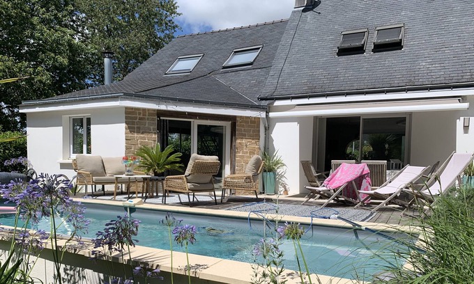 Plougoumelen House | Family home with heated pool and Jacuzzi near the Golfe beaches