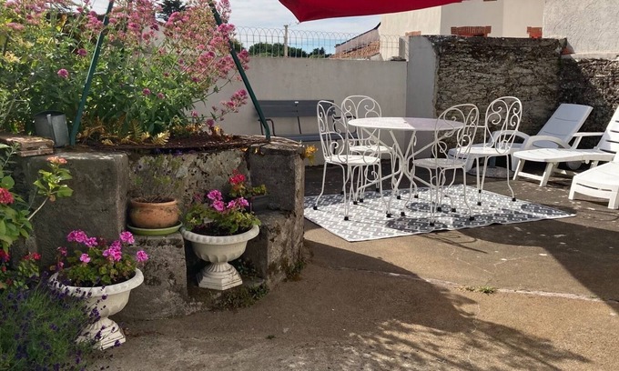 Pornic House | Family home with south-facing terrace/garden, near castle and old port