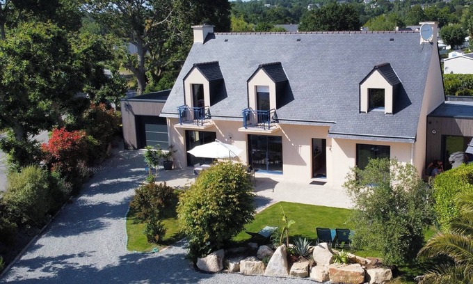 La Foret-Fouesnant Villa | Family house 180m2 - indoor pool - 150m from the beach on foot