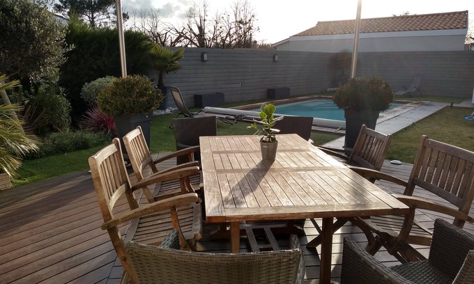 Cerons House | Family house with heated pool