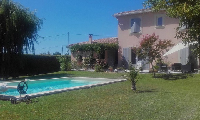Velleron House | FAMILY HOUSE WITH LARGE GARDEN 5/6 people