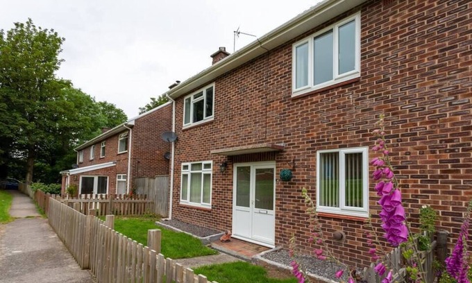 Pembroke Dock House | Family House★Contractors★Pembroke Port★Parking