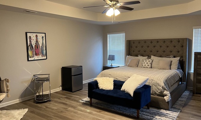 Union City House | Family/ kids, pet friendly, 20 minutes from downtown, 28 minutes from buckhead.