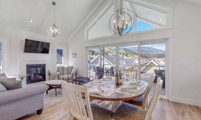 Central Okanagan Cottage | ๐FAMILY, PET FRIENDLY-SEPTEMBER DATES AVAILABLE! CLOSE TO MAIN AMENITIES!๐