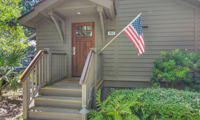 West Beach Cottage | Family Retreat-Closest Oceanwoods Rental to Beach, Screened Porch, WiFi