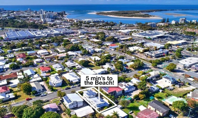 Caloundra House | Family Retreat, Fenced Yard, Pet-friendly
