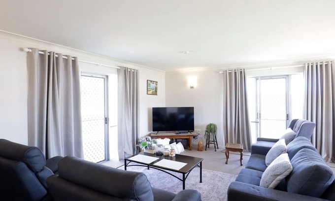 Tenterfield House | Family Retreat in Central Tenterfield
