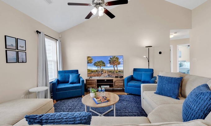 Surfside Beach House | Family retreat near Surfside Beach, Garden City, and Myrtle Beach Airport!