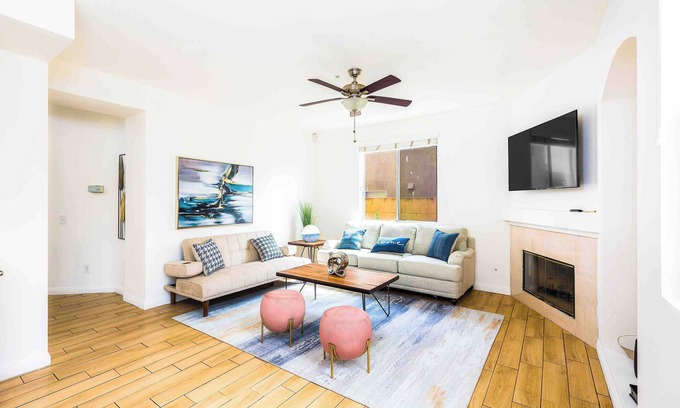Fontana House | Family Retreat Near 15 Fwy｜Large Yard｜Pet-Friendly｜Flexible Stays Avail. #41402