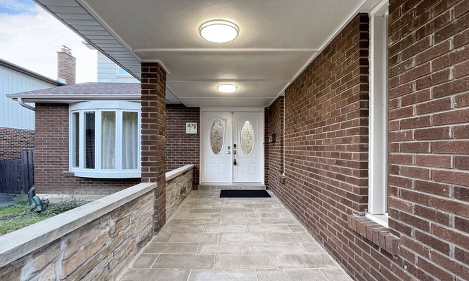 Bridlewood House | Family Retreat: Scarborough Gem