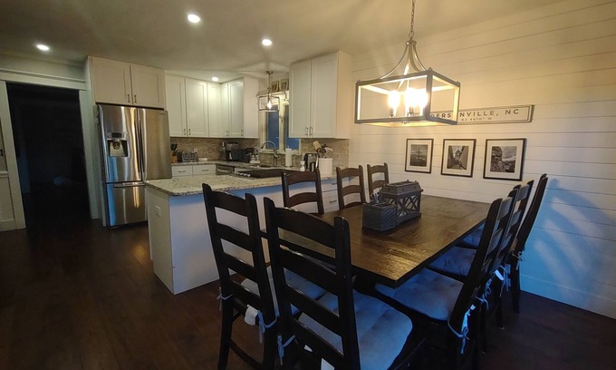 Hendersonville House | Family Retreat to the Mountains!