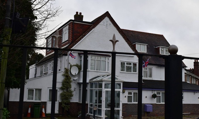 Marston Green Apartment | Family Room - Royal Square Hotel Birmingham Airport and NEC