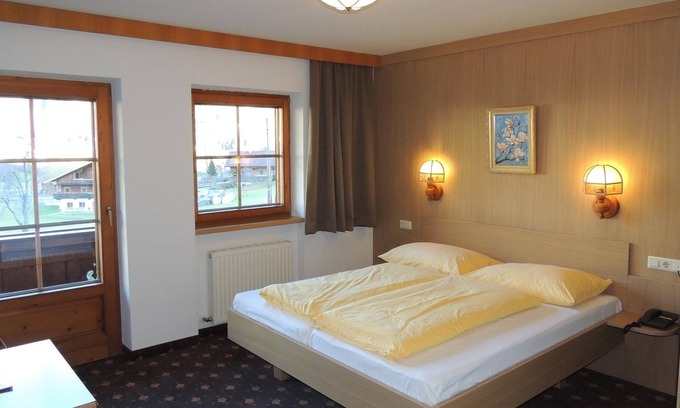 Oberau House | Family room, shower, toilet, 2 bedrooms - Gasthof Schneerose