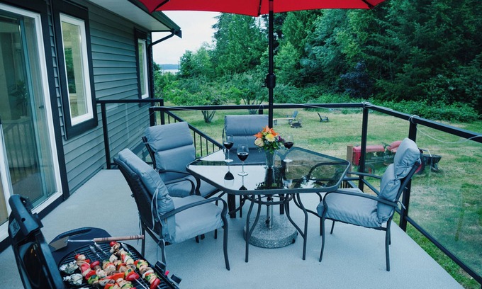 Fanny Bay Other | Family's Coastal Paradise: Ocean & Mountain Serenity for Unmatched Peace