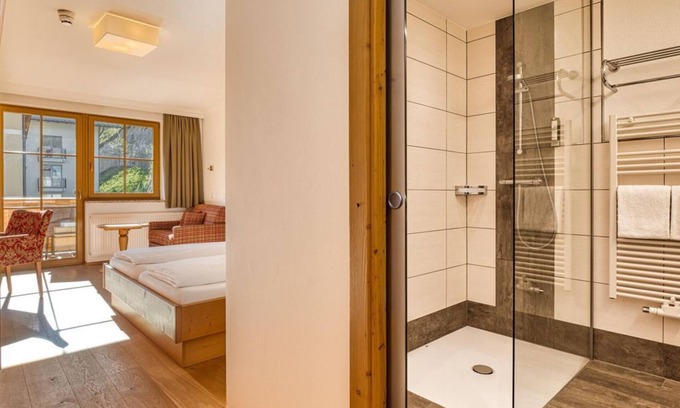 Grossarl House | Family Studio "KRISTALL" Shower, WC short - Hotel Kristall