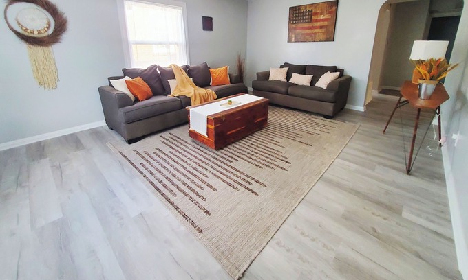 Southside House | Family Suit Near Downtown UofL,Airport&ExpoCenter