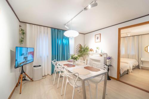 Sinsu-dong Apartment | Family Suite near Hongdae & Seoul Station