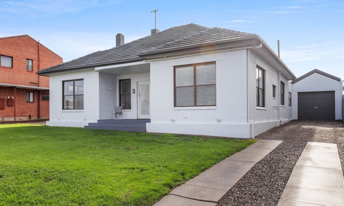 McCracken House | Family Tides, 12 Cudmore Rd, McCracken