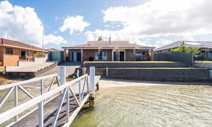 Yamba House | Family Tides LJHooker Yamba
