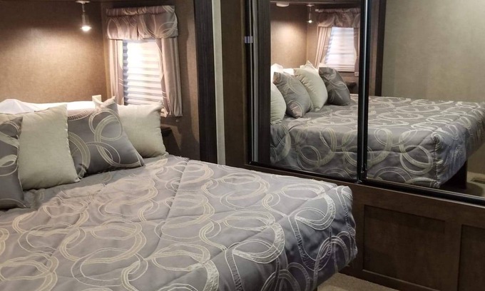 Logan House | Family Time at Hills Hocking @ Pine Creek Villas: Creek Front