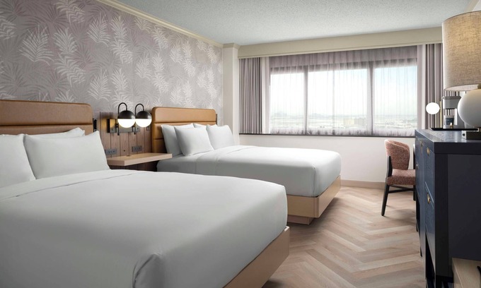 Los Angeles Hotel | Family Travel x2 | Spacious Pet Friendly Units near Universal Studios Hollywood!