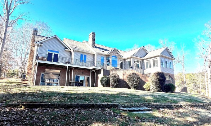 West Union House | Family Venture on Lake Keowee with dock