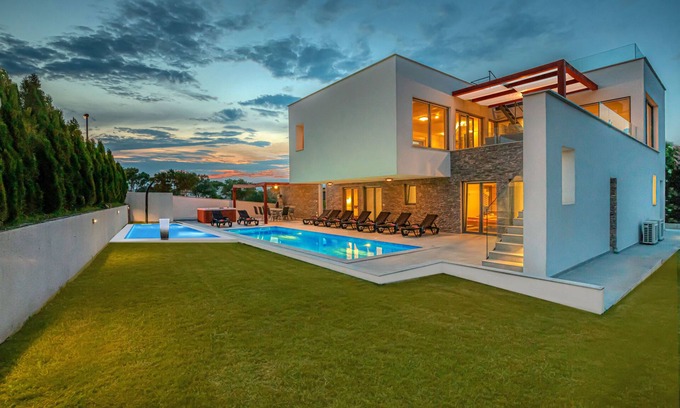 Banjole Villa | Family Villa 2 Pools by the Sea – Medulin