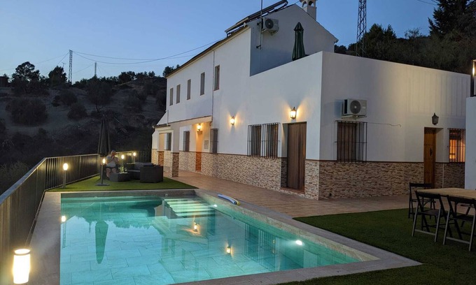 Iznajar House | Family Villa with a pool. Sleeps 6 with En-suites.