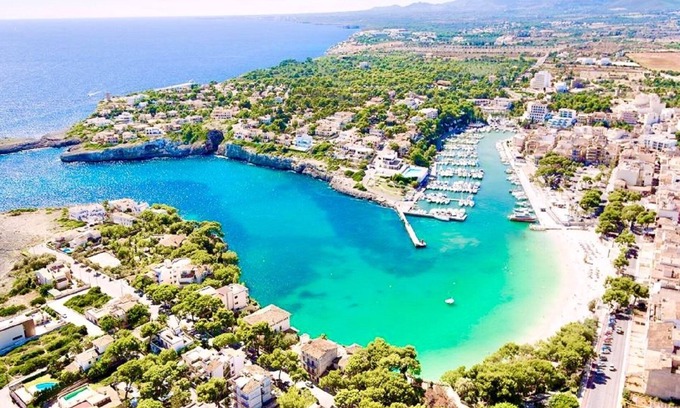 La Sauvetat House | family wellness oasis . south of france . luxury holistic retreat up to 32 p.