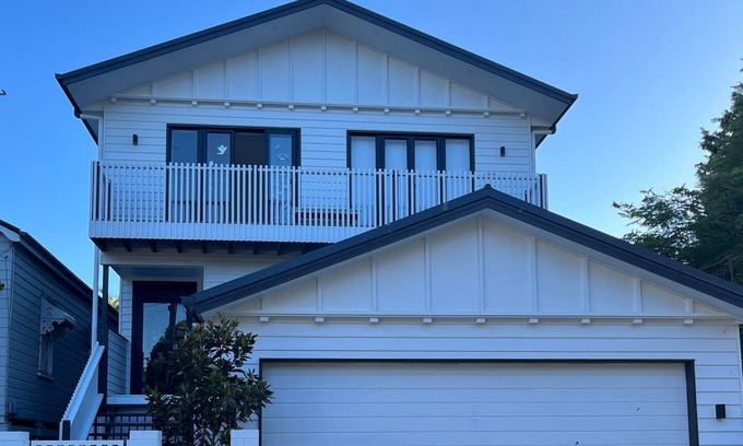 Paddington House | Family wonderland! Spacious family home in Red Hill