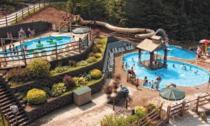 Bakersfield Resort | Famous Smugglers Notch Ski and Summer Resort 1BR.
