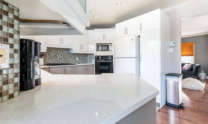 Brossard House | Fancy 4BDR near DT free parking