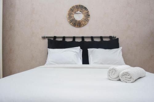 Depok Apartment | Fancy and Nice Studio at Cinere Resort Apartment By Travelio