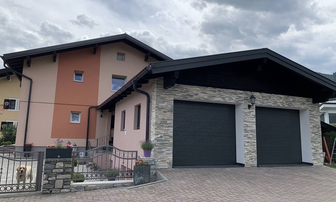 Bruck an der Grossglocknerstrasse Apartment | Fantastic apartment in a quiet central location