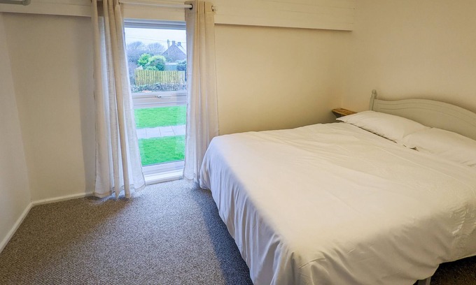 St. Agnes Ski Chalet | Fantastic 2 bedroom chalet 20 minute walk to the beach.