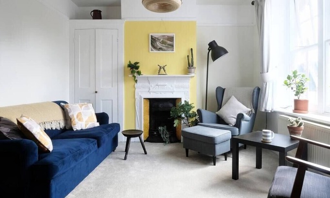Lewes Condo | Fantastic 2BD Victorian Apt - 4 adults and 1 child